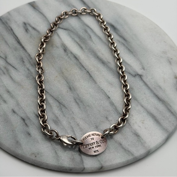 TIFFANY & CO. RETURN TO TIFFANY OVAL TAG CHOKER NECKLACE – STERLING SILVER - Picture 2 of 6